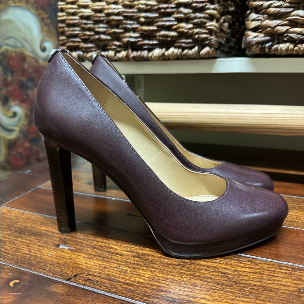 NEW MICHAEL Michael Kors Gorgeous Burgundy leather 6.5 heels. 4” heel.